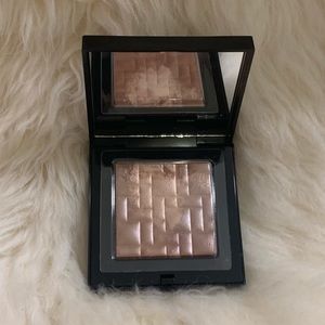 Bobbi Brown highlighter